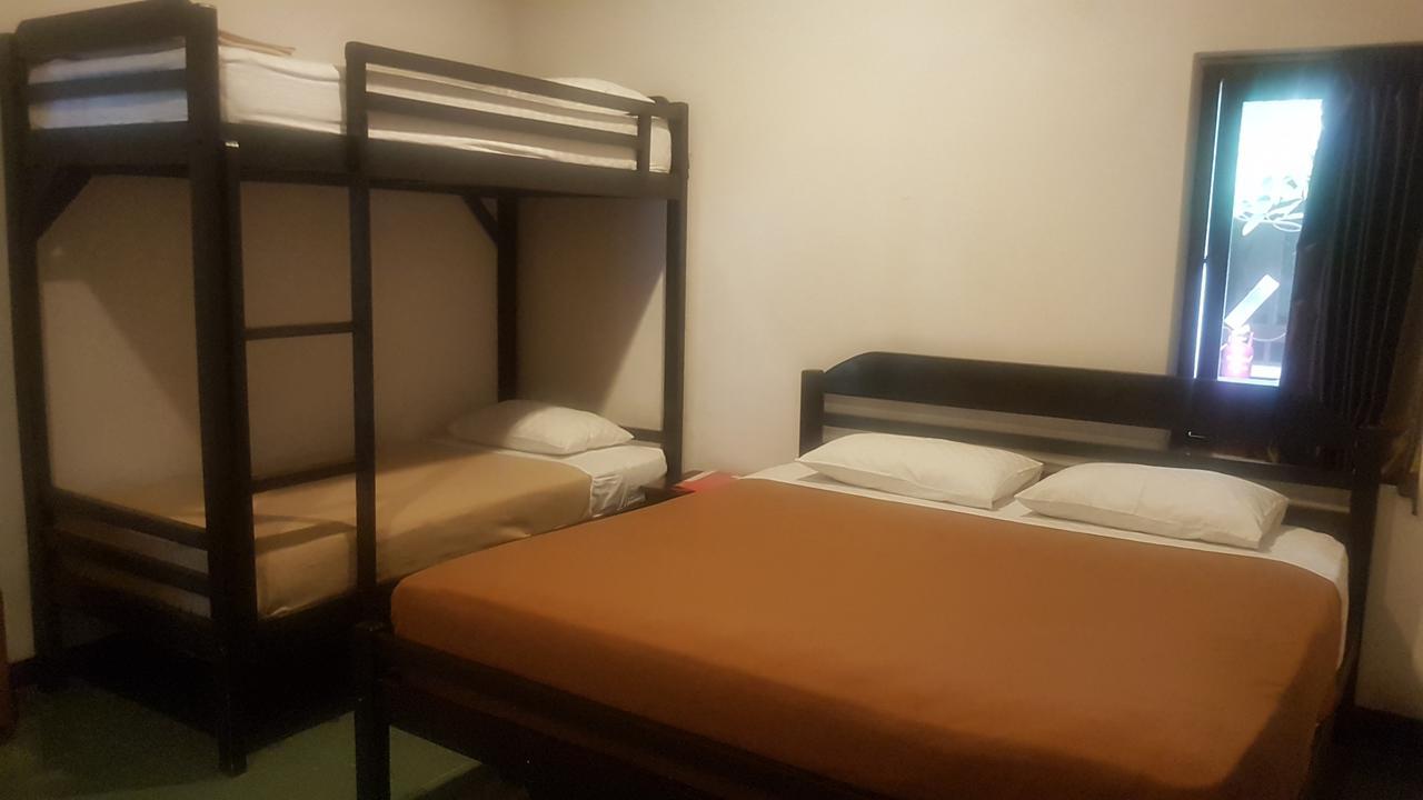 Krowi Inn 수라바야 외부 사진